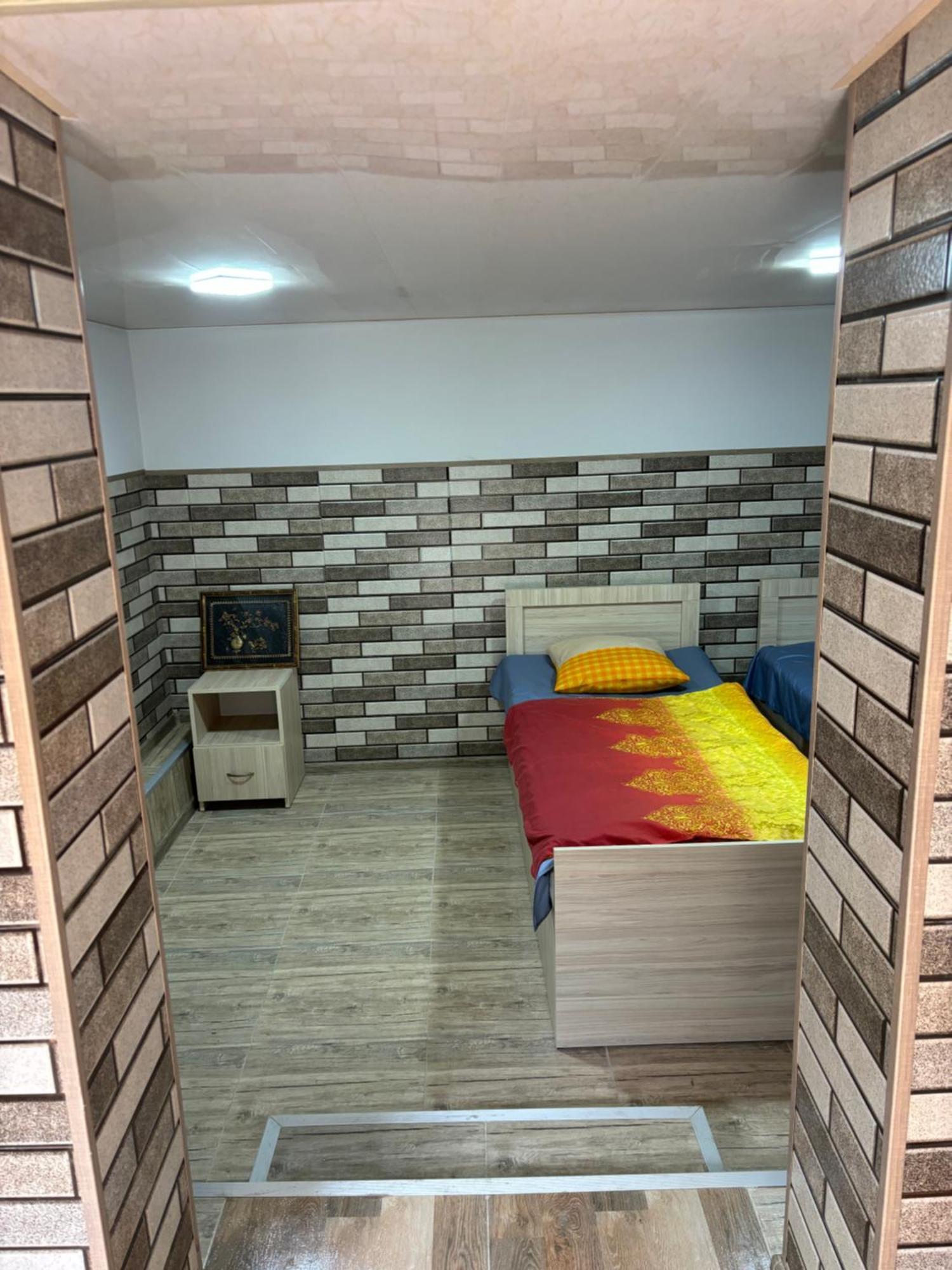 Downtown Guest House Koetaisi Buitenkant foto