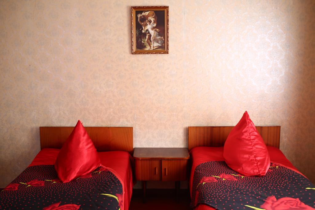 Downtown Guest House Koetaisi Buitenkant foto