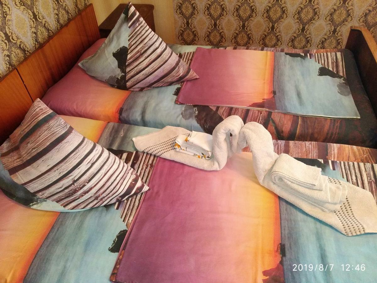 Downtown Guest House Koetaisi Buitenkant foto