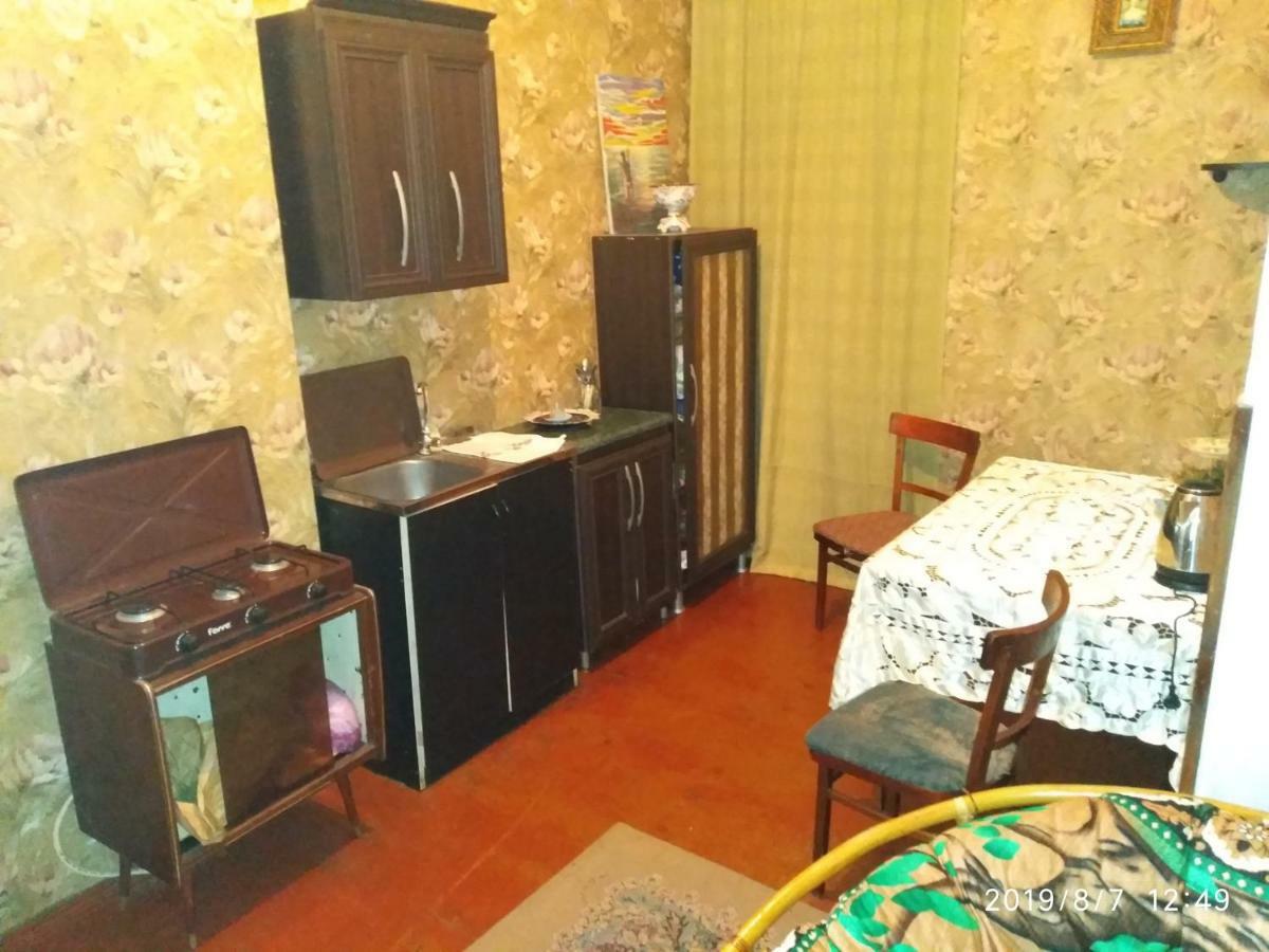 Downtown Guest House Koetaisi Buitenkant foto
